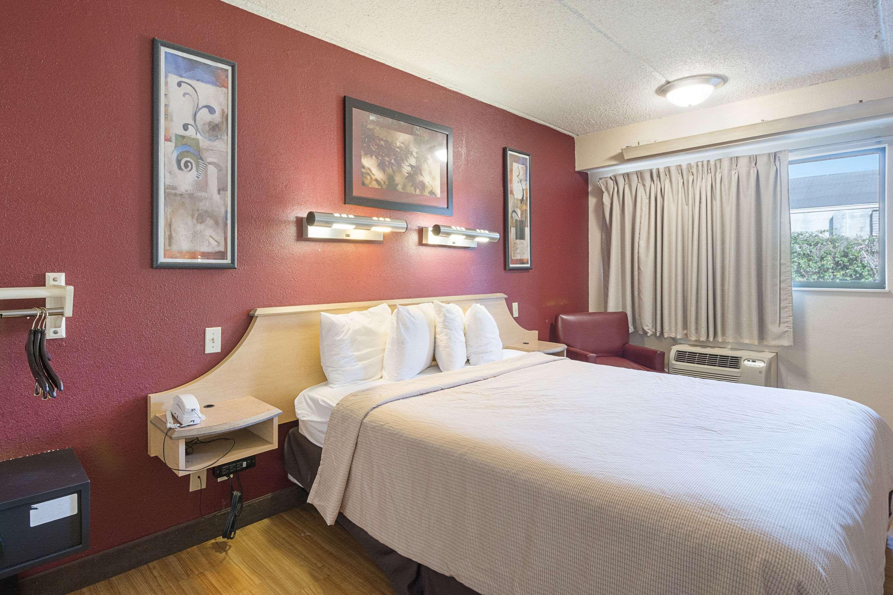 Bay Inn On Busch Tampa Bagian luar foto