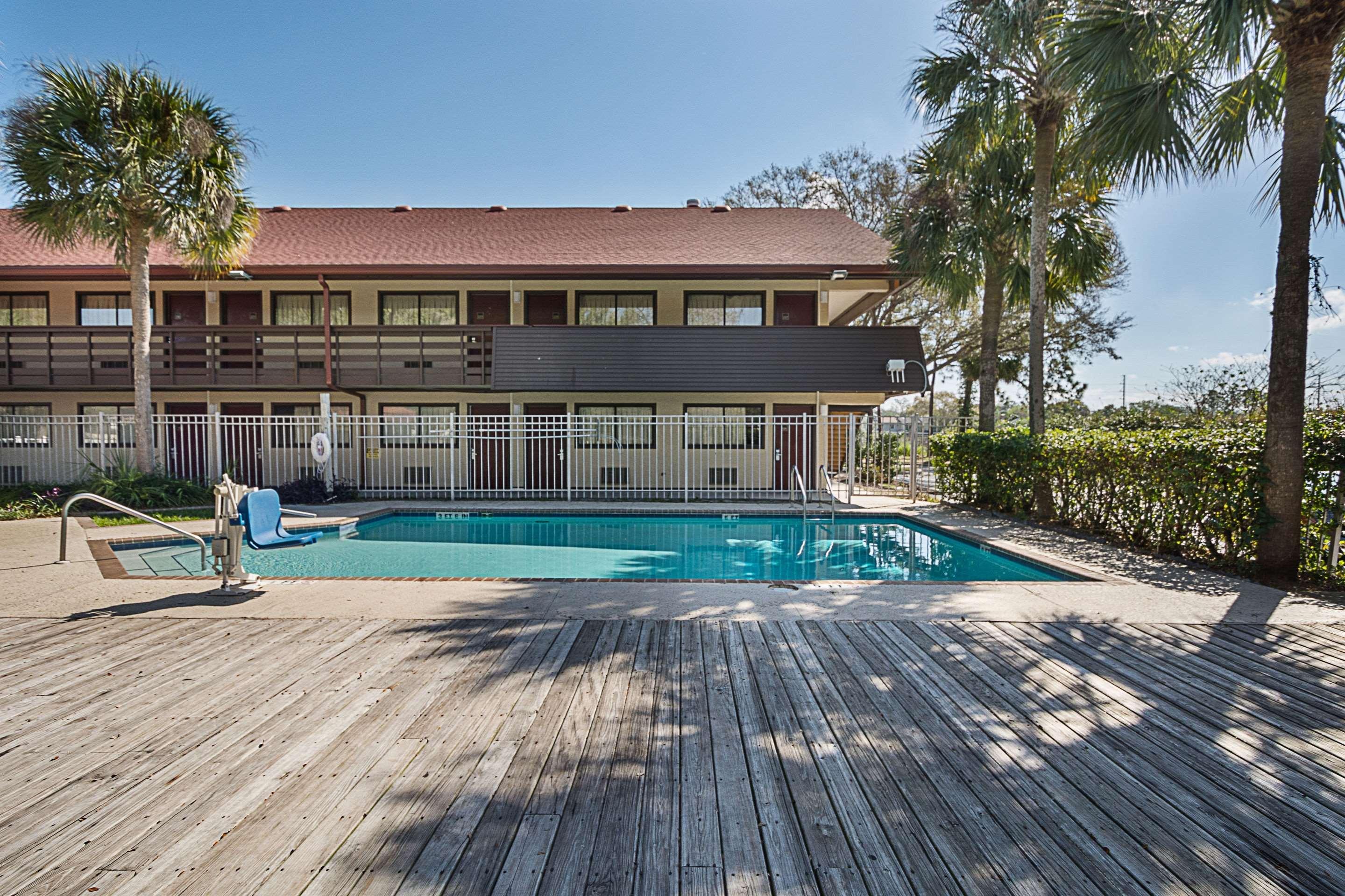 Bay Inn On Busch Tampa Bagian luar foto
