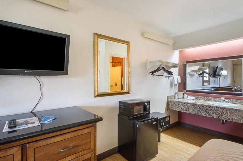 Bay Inn On Busch Tampa Bagian luar foto